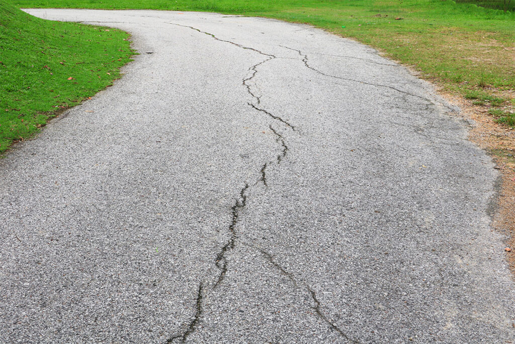 Baughman Magic Seal, asphalt cracks, asphalt crack sealing, types of asphalt cracks, cracks in blacktop