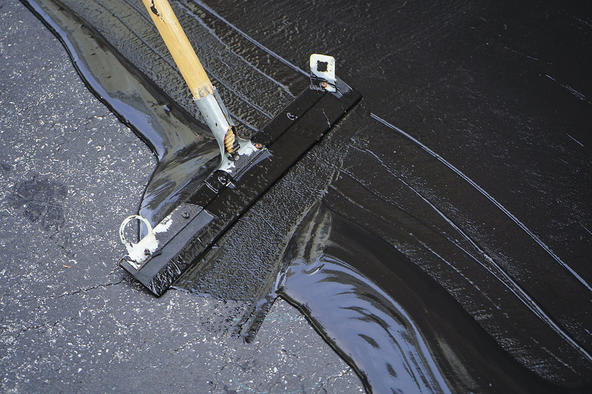 Read more about the article The Benefits of Sealing Asphalt: What You Need to Know
