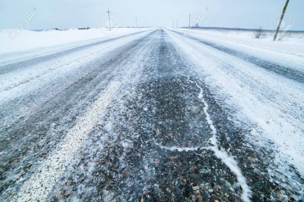 How to Maintain Asphalt in Winter: Causes of Damage and How Magic Seal Can Help